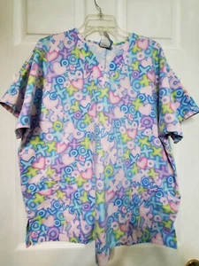 Scrub HQ SCRUB TOP Size L- Purple/Pink/Blue Hearts/X's/O's-Chest 26"/L 27.5" - Picture 1 of 5