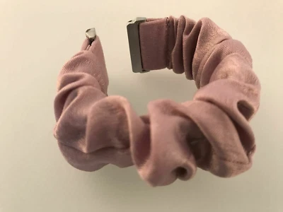 Pulseira de relógio macia Scrunchie loop pulseira elástica para Fitbit Versa/Versa 2/Lite - Imagem 1 de 4