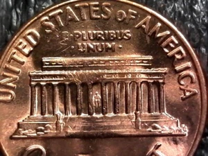 1971-D Uncirculated Lincoln Memorial Cent - Strike Through Error Inv#T76 - Picture 1 of 3