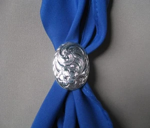 Bufanda apache corbata tobogán color plata western cuadrado baile vaquero ovalado rodeo NUEVO  - Imagen 1 de 3