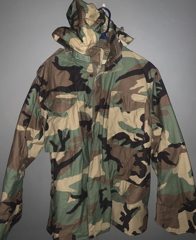US VTG  Army Military Hooded Cold Weather Field Jacket Coat Camouflage Sz S Reg - Image 1 of 4