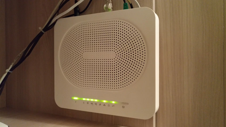 SMART MODEM ROUTER WIFI ADSL FIBRA TIM TG789VAC TELECOM FIBRA - Immagine 1 di 1