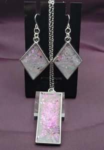 Shiny Pink And Gray Resin Earring And Necklace Set - Picture 1 of 7