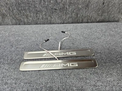 Front Door Illuminated Sill Scuff Trim Set Mercedes W206 C43 C63 Amg  2k oem - Imagem 1 de 4
