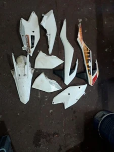 KIT PLASTICHE CARENE KTM EXC EXC-F 125 250 300 350 450 500 2017-2020 Usato Bianc - Foto 1 di 8