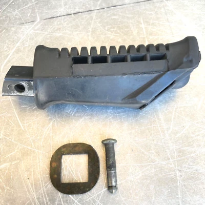 Suzuki GS500F GS 500 2007 reposapiés de pasajero trasero derecho clavija montaje de pillón Foto 1 de 4