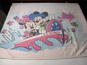 Disney S.S. Minnie Tunel of Love Mickey & Minnie Beach Towel 52inx26in