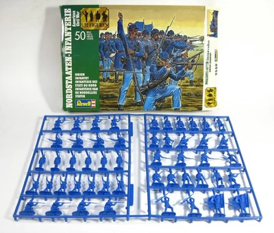 Revell Toy Soldiers 1/72 " Union Infantry" Boxed Set No. 02559 complete! - Image 1 of 4