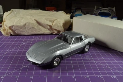 NOS/NIB plastic  1/24 scale Two Tone  1978 Chevrolet Corvette with Promo Box - Image 1 of 4