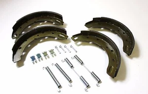 SATZ 4 BREMSBACKEN HINTEN + FEDERN & STIFTE SUNBEAM ALPINE SERIE I,2,3 & 4 1959-65 - Bild 1 von 1
