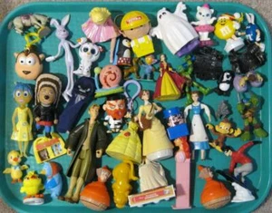 Lote de 42 figuras mcdonalds juguetes llaveros pvce disney Pez more - Imagen 1 de 1