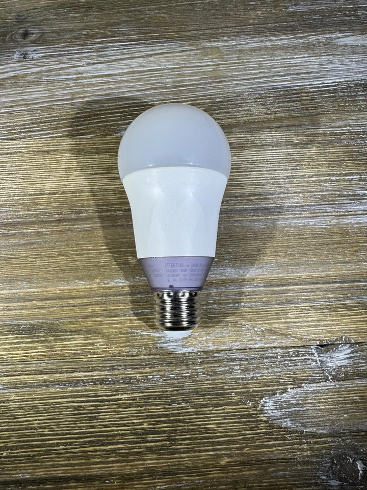 TP-Link Kasa Smart Wi-Fi LED Bulb Color Changing A19 KL135 - Image 1 of 3