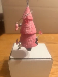 2010 Hallmark Keepsake Barbie It's All About The Shoes Ornament Christmas Mattel - Picture 1 of 4
