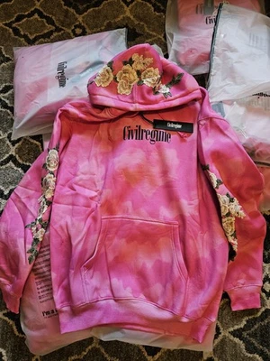 Sudadera con Capucha Rosa Blanca Régimen Civil - Estampado Rosa Eco. Talla MEDIANA 🔥 SUDADERA CON CAPUCHA EN MANO Foto 1 de 4