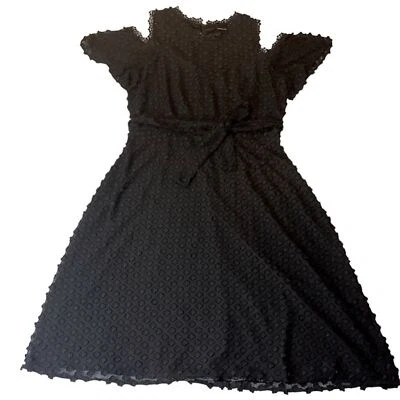 Ivanka Trump Black Lace Cocktail Dress with Tie Belt - Изображение 1 из 4