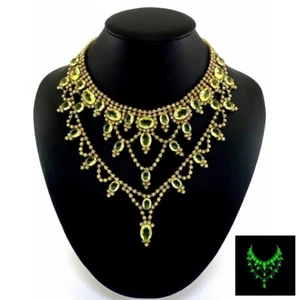 Glamorous Necklace Vintage Vaseline Uranium Glass - Picture 1 of 4