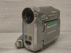 Videocámara portátil Sony Handycam DCR-HC42E MiniDV plateada probada - LEER POR FAVOR - Imagen 1 de 10