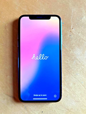 Apple iPhone xS - 64 GB - Gold (Unlocked) - Image 1 of 4