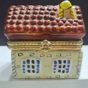 Vintage Ceramic Thatched Roof House Hinged Trinket Box 2.5" - Picture 1 of 5
