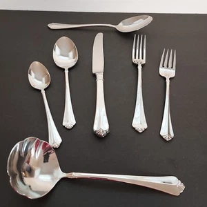 New Oneida JUILLIARD Lot of 30 Pieces 18/10 Stainless Flatware & 2 Serving NOS - Picture 1 of 8