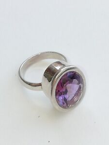 A Beautiful sterling silver amethyst Ring,,size N vintage jewellery 