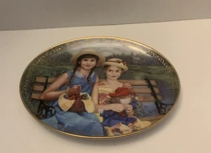 Bradford Exchange Seasons of Sharing: Sisters for Life Sammelteller # 52871 - Bild 1 von 6