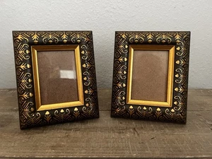 Paar 2 Holz Bilderrahmen dunkelbraun mit gold verzierten Akzenten 5x4 passend für 3x2 Foto - Bild 1 von 9