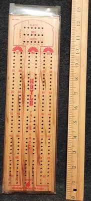Hoyle Stancraft Triple Track Cribbage Board. Wood With Red Lettering/Trim. - Image 1 of 2