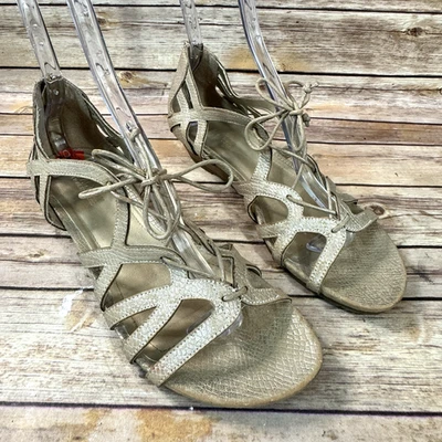 Sandalias Reaction Kenneth Cole Gladiador Doradas en Relieve con Cordones Punta Abierta 9.5 Foto 1 de 4