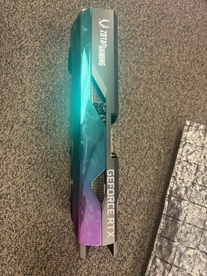 ZOTAC GAMING NVIDIA GeForce RTX 3070 AM Holo 8GB (256-bit GDDR6) Foto 1 de 4