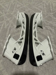 CCM XS Skate Blade Holders, Size 280 - Picture 1 of 4