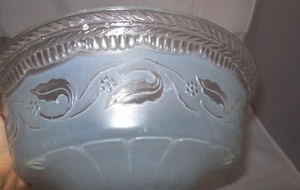 Vintage 3 Ketten blau Glas Deckenleuchte Leuchte Schirm geprägt Blätter Beeren - Bild 1 von 9