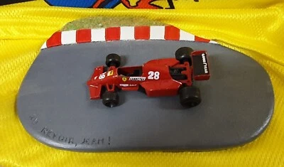 BASETTA DIORAMA PISTA  1/43 JAN ALESI .RARO  COME NUOVO. - Immagine 1 di 4