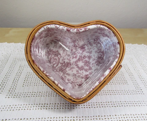 LONGABERGER 2000 LOVE CENTURY CELEBRATION HEART BASKET CLOTH & PLASTIC LINER Cover