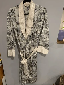 VICTORIAS SECRET Vintage Jacquard Robe-Small W/TIE Colonial Imagery Black/White - Picture 1 of 6