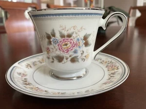 arlen magnifico vintage footed cup and saucer set - Picture 1 of 7