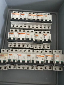 INTERRUPTORES AUTOMÁTICOS MERLIN GERIN MULTI 9 C60HB C60HC C60HD 10KA DOBLE POLO MCB - Imagen 1 de 7