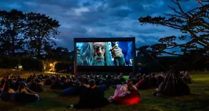 32ft x 17ft Giant Inflatable Movie Screen, free shipping, USA customer service - Picture 1 of 8