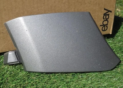 Cubierta de gancho de remolque para parachoques delantero Subaru Legacy SEDAN '08-09 moldura OEM PLATEADA Foto 1 de 4