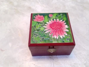 Caja Baratija Azulejo Cuadrado Madera Joyería Vintage Tapa Cerámica Forrada Crisantemo - Imagen 1 de 8