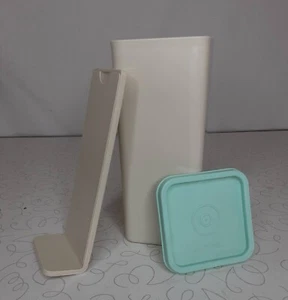 Tupperware Small Cheese Butter Cracker Keeper with Pull Out Tray and Lid 1827-2 - Picture 1 of 6