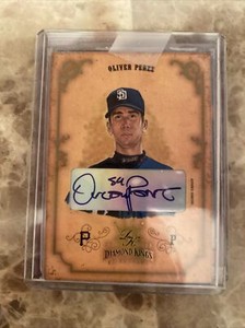 2004 DONRUSS DIAMOND KINGS OLIVER PEREZ CROWNING MOMENT AUTO/AUTOGRAPH #37/50