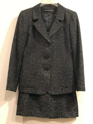 复古 Dana Buchman 黑色/深灰色动物图案 2 件套裙套装  — 第 1/4 张图片