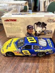 Action #8 Martin Truex Jr. Wrangler Retro Raced Version 2004 1:24 Championship