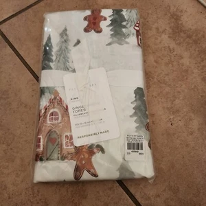 NEW S/2 Pottery Barn Gingerbread Forest Percale KING pillowcases Christmas - Picture 1 of 4