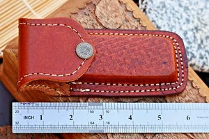 GUAINA IN VERA PELLE INCISA PERSONALIZZATA FATTA A MANO PER COLTELLO PIEGHEVOLE EDC 1362 - Foto 1 di 4