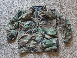 Chaqueta protectora química mediana Woodland BDU JSLIST Parka (K1 - Imagen 1 de 6