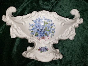 REPUJADO Estilo Rocco BLANCO CENTRO DE MESA CUENCO HECHO EN ITALIA Azul Floral 12 3/4" - Imagen 1 de 5