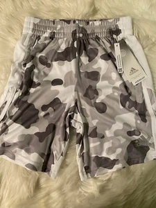Boys Camo Adidas Shorts Size 8. - Picture 1 of 3