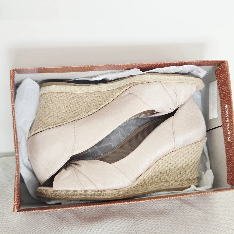 Life Stride Shoes Women's 7.5 Beige Soft System Slip-On Open Toe Boho-chic Wedge - Image 1 of 4